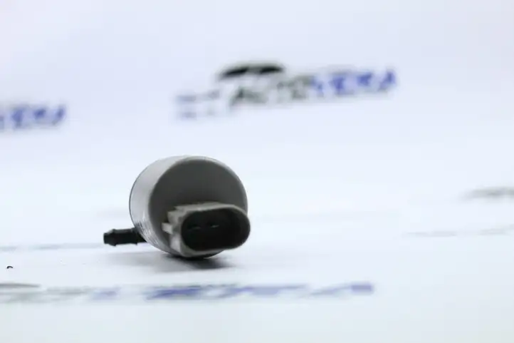 BMW 3 F30 F35 F31 (2012 - 2018) 7302589 Насос омывателя стекла — фото 2