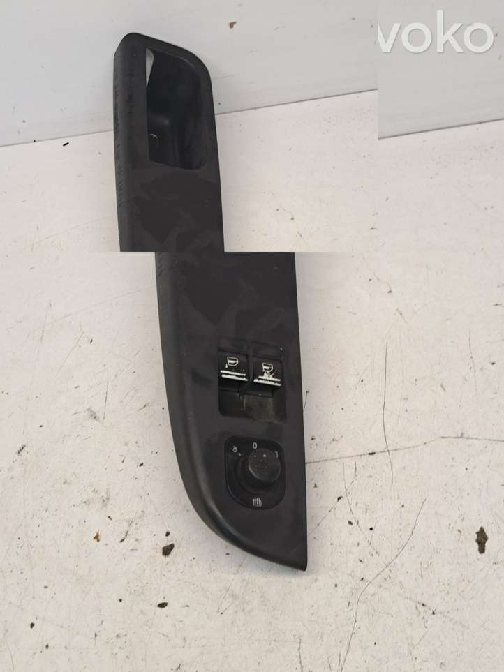 Volkswagen Golf V (2003 - 2009)  1K3868049 Другая деталь салона
