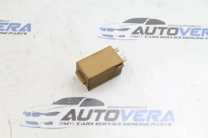 BMW 3 E46 (1998 - 2005) 8384505 Реле стеклоочистителей — фото 1