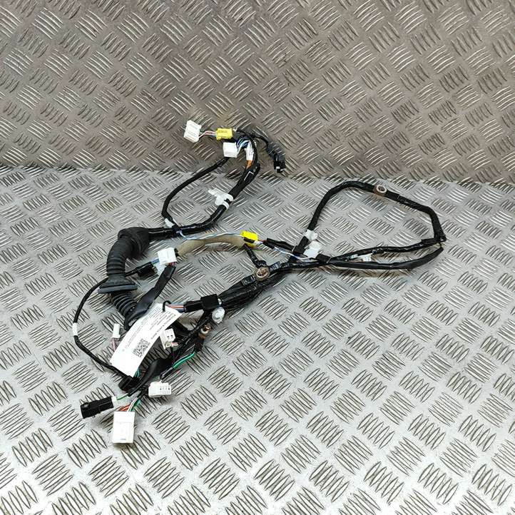 Toyota Yaris Cross (2020 - )  821520DR60 Проводка передних дверей