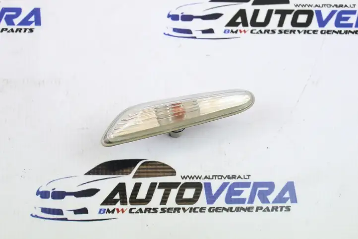 BMW 5 E60 E61 (2004 - 2010) 8382104 Указатель поворота передний — фото 1