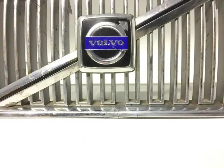 Volvo S80 (1998 - 2004) 531111A260 Передняя решетка — фото 3