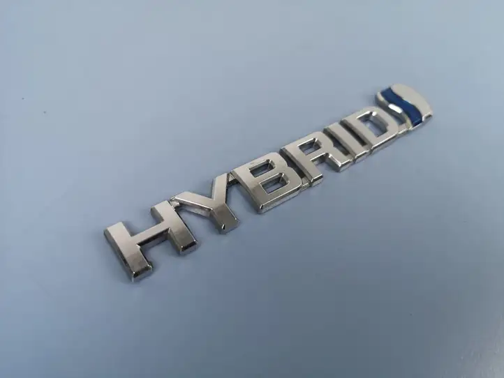 Toyota RAV 4 (XA50) (2018 - ) L310 Эмблема производителя — фото 2