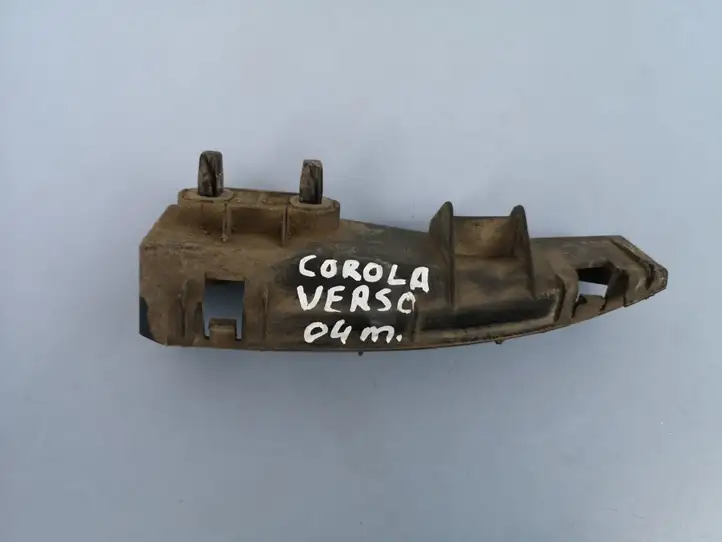 Toyota Corolla Verso AR10 (2004 - 2009) 525620F010 Кронштейн заднего бампера — фото 1