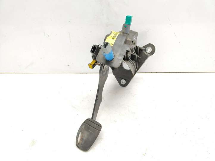 Renault Laguna (2007 - 2015)  465030297R Педаль сцепления