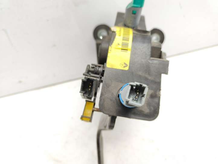 Renault Laguna (2007 - 2015)  465030297R Педаль сцепления