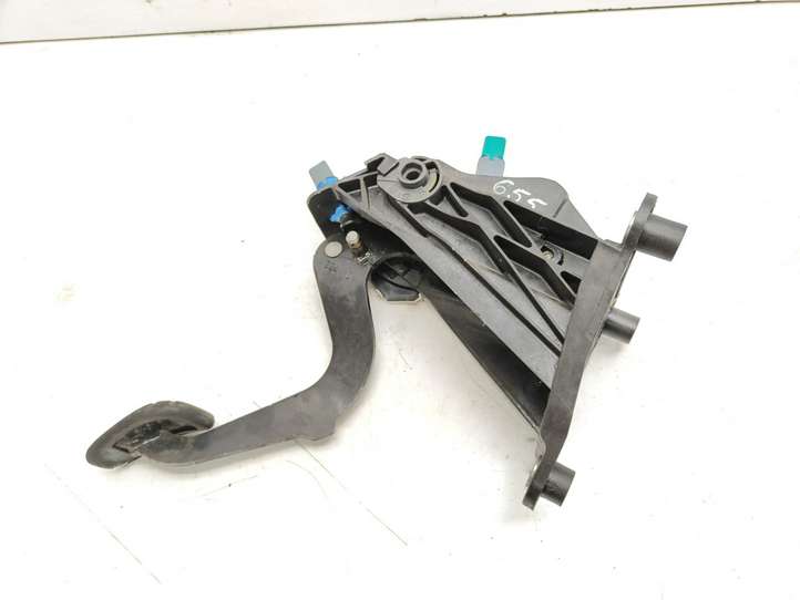 Renault Laguna (2007 - 2015)  465030297R Педаль сцепления