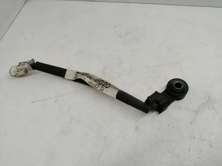 Toyota Prius (XW20) (2003 - 2009) 8212447020 Датчик детонации — фото 1