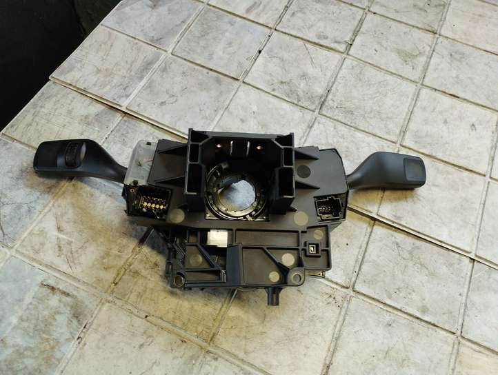 Ford Focus (2005 - 2008)  3M5T6475AE Комплект ручек