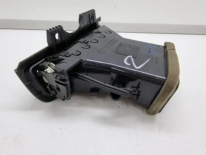 BMW 5 F10 F11 (2009 - 2016) 9166887 Боковой воздушный дефлектор — фото 4