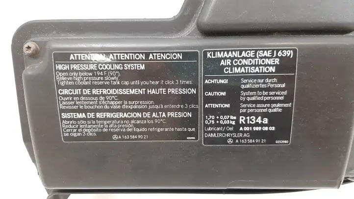 Mercedes-Benz ML W163 (1997 - 2005) 08540510 Крышка ящика предохранителей — фото 3