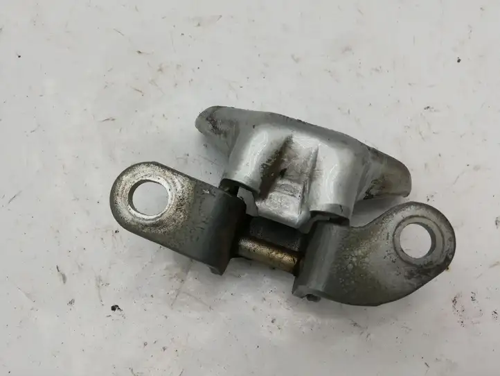 Toyota Avensis T250 (2006 - 2009) Верхняя петля передней двери — фото 2