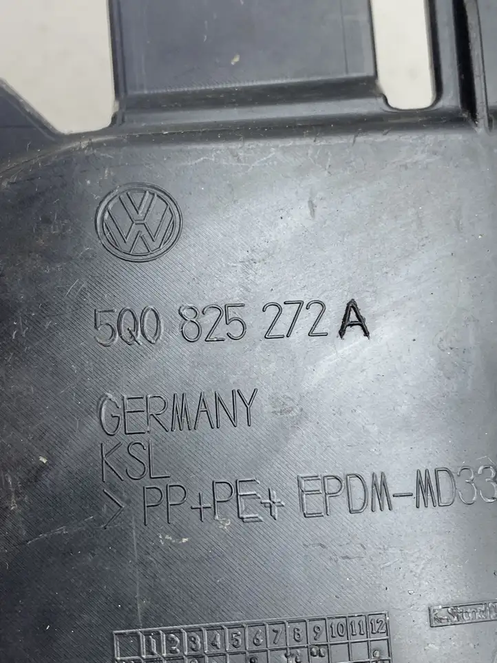 Volkswagen Golf VII (2013 - 2019) 5G0825272A Прочие детали днища — фото 3