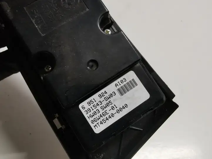 BMW 5 E60 E61 (2004 - 2010) 6951924 Кнопка стеклоподъемников — фото 4