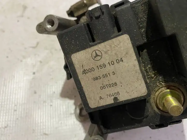Mercedes-Benz E W210 (1995 - 2002) a0001591004 Подогреватель охлаждающей жидкости — фото 4