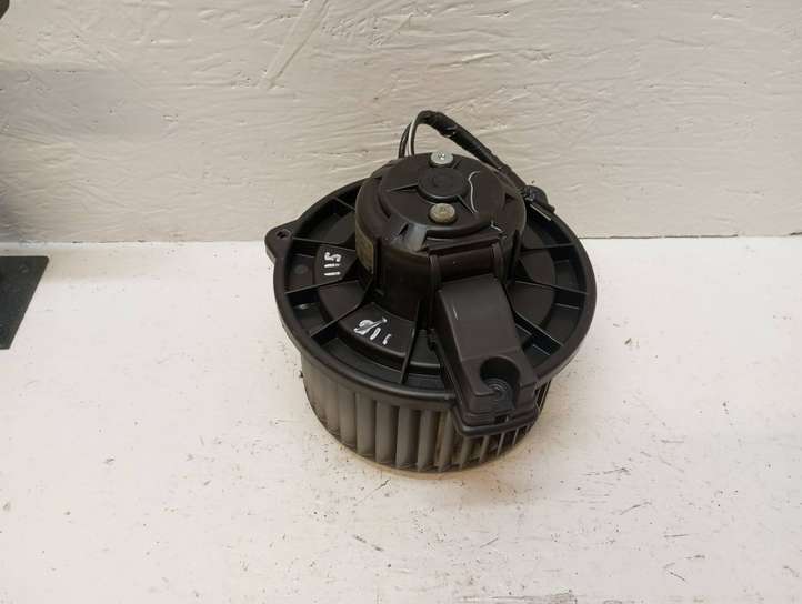 Toyota Corolla Verso AR10 (2004 - 2009)  MF0160700610 Вентилятор печки