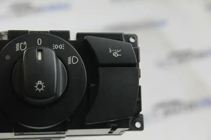 BMW M6 E63/E64 (2004 - 2010) 6925259 Включатель фонарей — фото 2