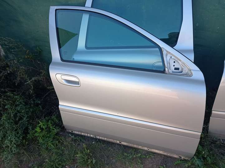 Volvo V70 (2004 - 2007)   Дверь