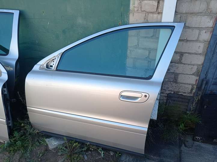 Volvo V70 (2004 - 2007)   Дверь