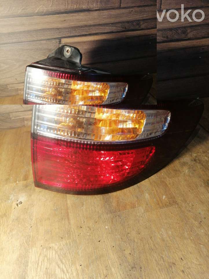 Toyota Previa (XR30, XR40) II (2000 - 2006)   Задний фонарь в кузове