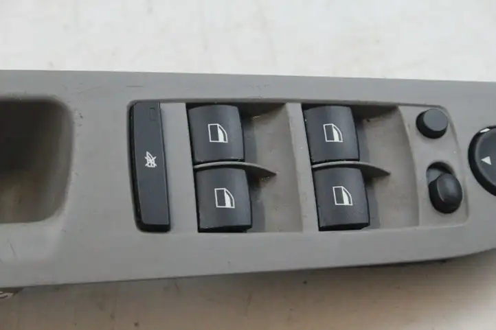 BMW 5 E60 E61 (2004 - 2010) 9122111 Кнопка стеклоподъемников — фото 3