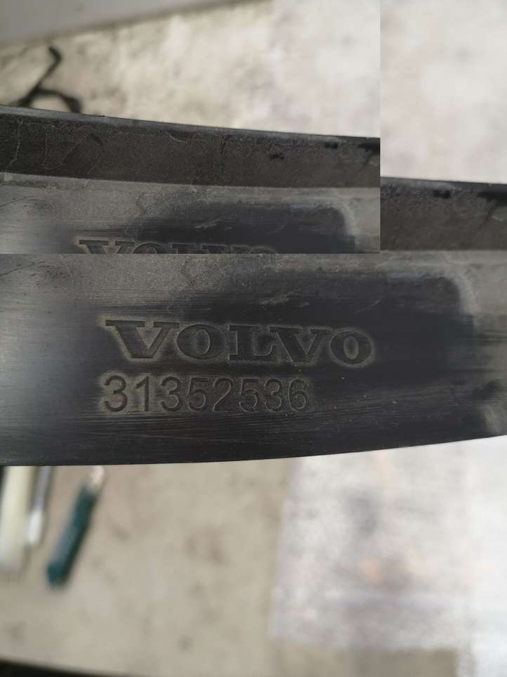 Volvo S60 (2013 - 2018)  31352536 Отделка стоек лобового стекла