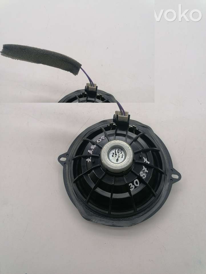 Renault Clio III (2005 - 2012)  8200110683 Громкоговоритель (громкоговорители) в задних дверях