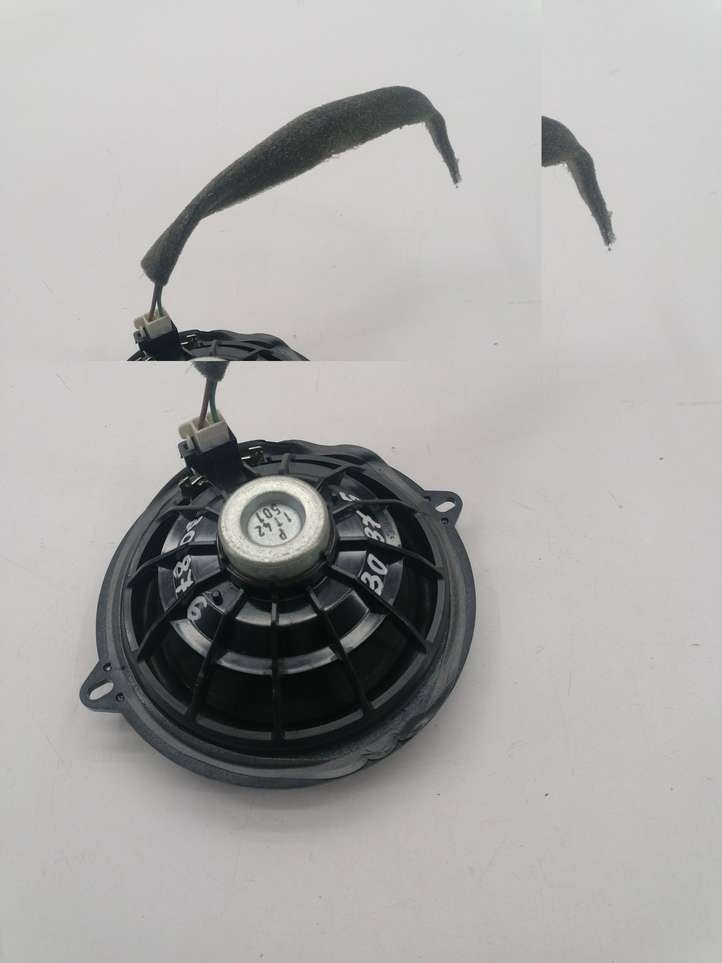 Renault Clio III (2005 - 2012)  8200110683 Громкоговоритель (громкоговорители) в задних дверях
