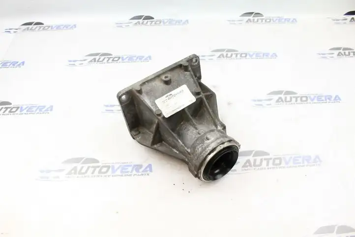 BMW 5 F10 F11 (2009 - 2016) 7578653 Кронштейн подвесного подшипника — фото 1