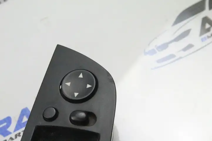 BMW 3 E90 E91 (2005 - 2012) 9217332 Кнопка стеклоподъемников — фото 3