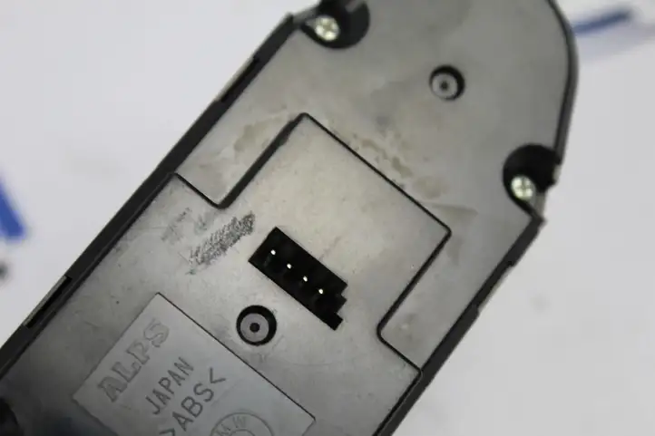 BMW 5 E60 E61 (2004 - 2010) 6951925 Кнопка стеклоподъемников — фото 3