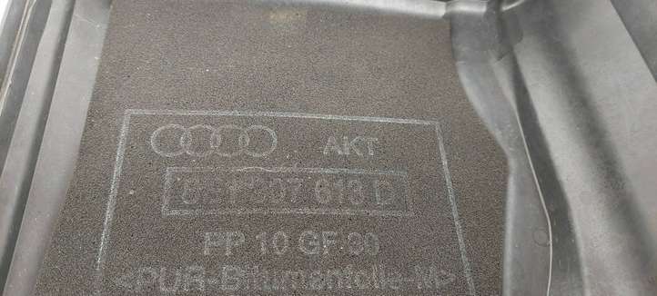 Audi A4 (2000 - 2006)  8E1307613D Крышка ящика предохранителей