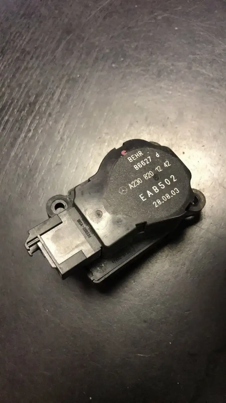 Mercedes-Benz E W211 (2002 - 2009) A2308201242 Двигатель задвижки потока воздуха — фото 1
