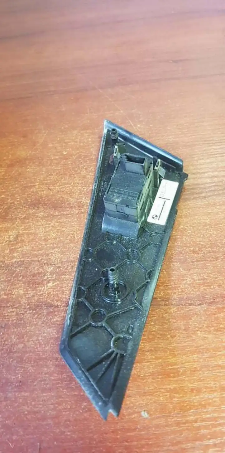 BMW 5 E60 E61 (2004 - 2010) 6951966 Кнопка стеклоподъемников — фото 2