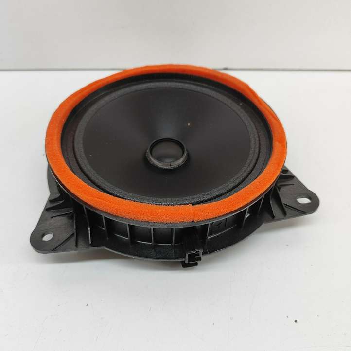 Toyota Yaris Cross (2020 - )  8616002B70 Громкоговоритель (громкоговорители) в задних дверях