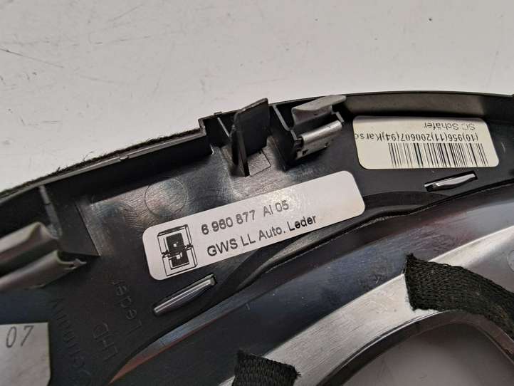 BMW 5 E60 E61 (2004 - 2010)  6960877 Рамка рычага переключения передач