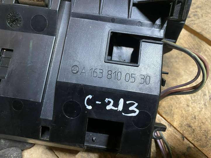 Mercedes-Benz ML W163 (1997 - 2005)  a1638100530 Пепельница