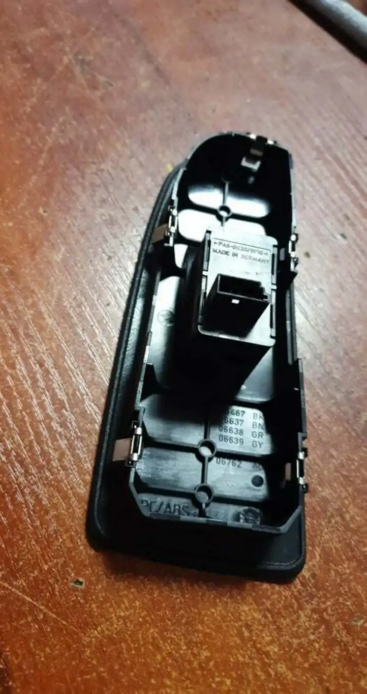 BMW 1 E81 E87 (2004 - 2011) 6970247 Кнопка стеклоподъемников — фото 2