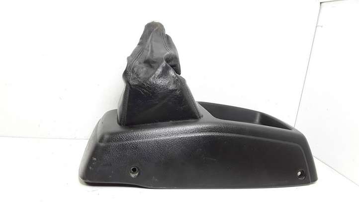 Toyota Avensis Verso (2001 - 2004)  5884244010 Отделка рычага переключения передач (кожа, головка)