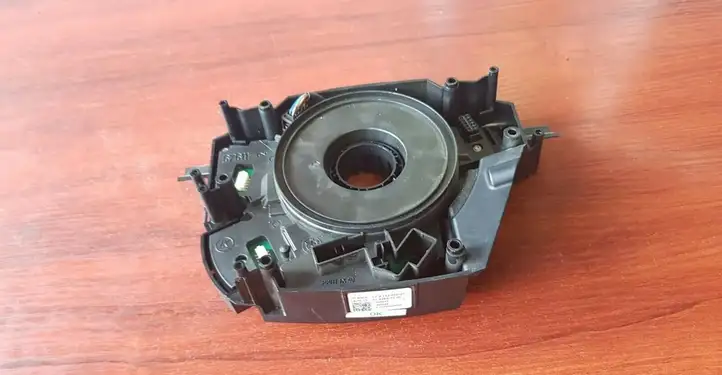 BMW 5 E60 E61 (2004 - 2010) 9112010 Контактное кольцо SRS — фото 2