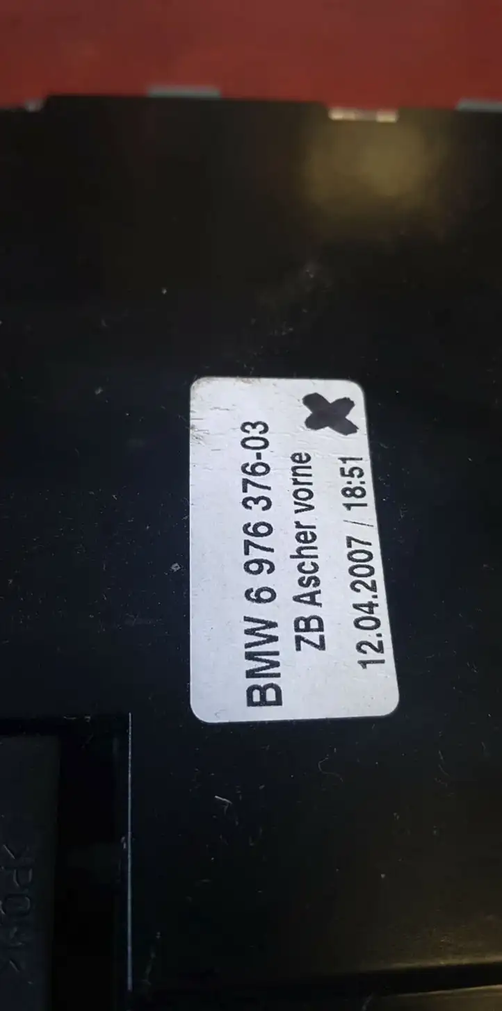 BMW 5 E60 E61 (2004 - 2010) 6976376 Передняя пепельница — фото 2