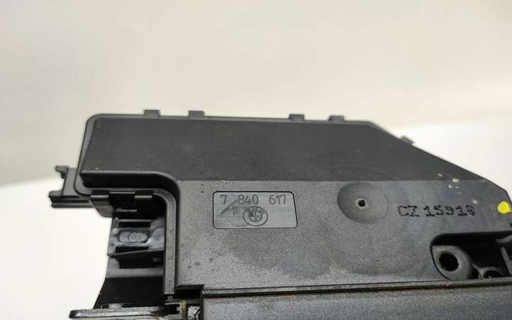 BMW 3 E90 E91 (2005 - 2012)  7840617 Замок задней крышки