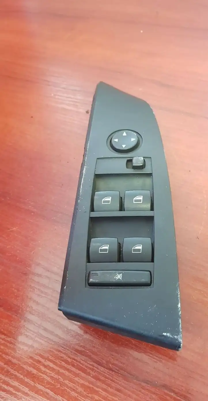 BMW 5 E60 E61 (2004 - 2010) 6951924 Кнопка стеклоподъемников — фото 1
