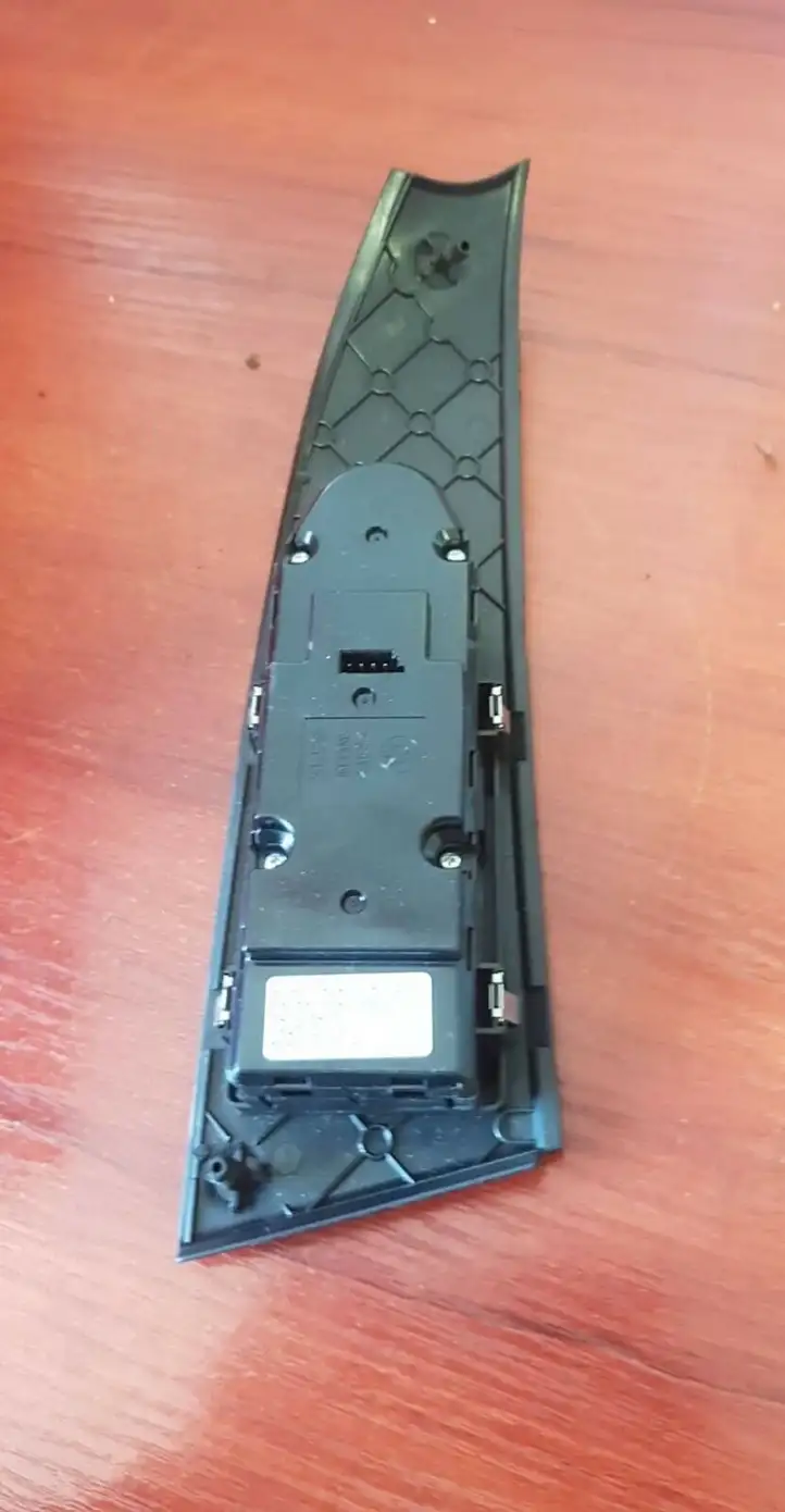BMW 5 E60 E61 (2004 - 2010) 6951924 Кнопка стеклоподъемников — фото 3