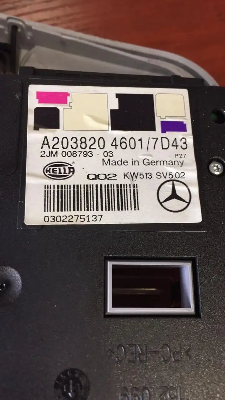 Mercedes-Benz C W203 (2000 - 2007) A2038204601 Передняя подсветка — фото 3