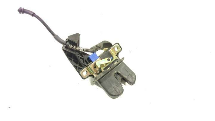 Audi A4 (2000 - 2006)  8E5827505B Замок задней крышки