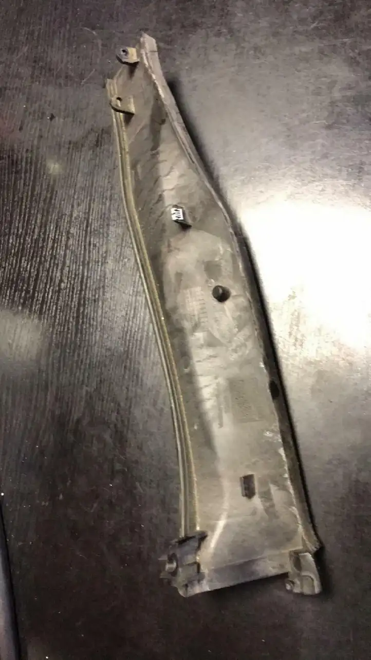 BMW 1 E82 E88 (2007 - 2014) 6925973 Прочие детали моторного отсека — фото 2