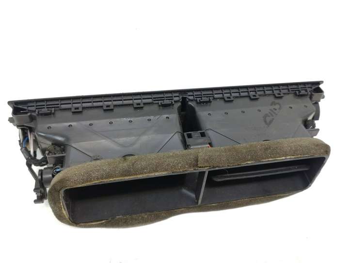 Audi A4 (2004 - 2009)  8E0820951H Центральный дефлектор