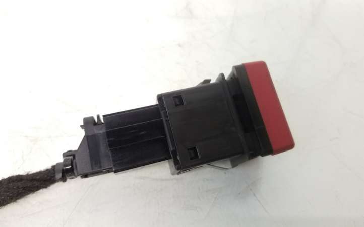 Audi A3/S3 8P (2004 - 2008)  8P0941509A Включатель аварийных фонарей
