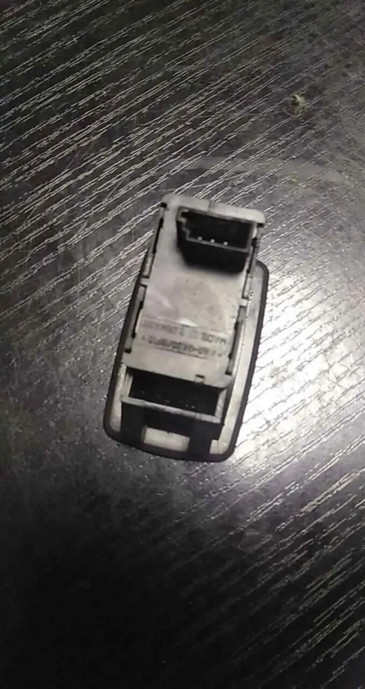 BMW 3 E90 E91 (2005 - 2012) 6945874 Кнопка стеклоподъемников — фото 3